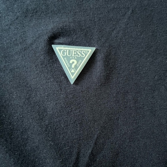 Guess tee Like new condition - Picture 4 of 8